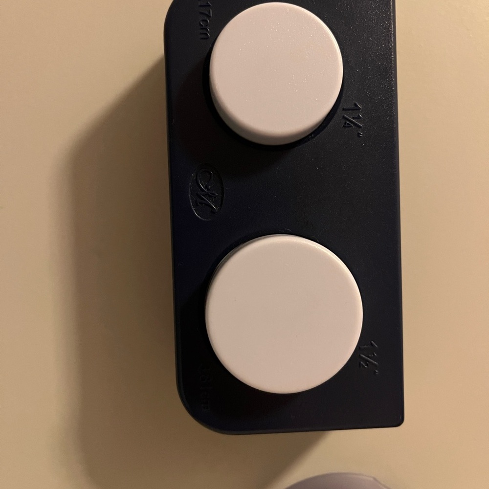 Creative Memories circle punch with case - Picture 2 of 4